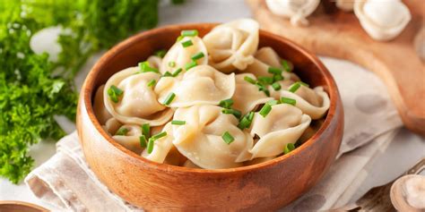  Pelmeni: Un Délice Russe Qui Réconforte et qui Épicé à la Perfection !