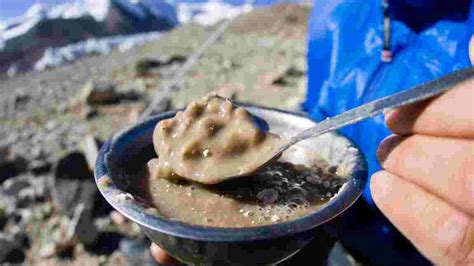  Tsampa au Fromage de Yak: Un plat réconfortant aux saveurs nomades uniques!